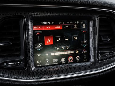Used 2015 Dodge Challenger R/T Plus RWD image 31
