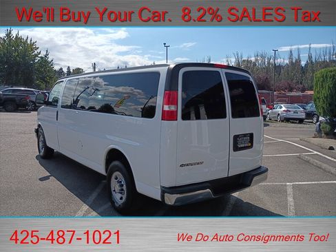 Used 2017 Chevrolet Express 3500 LT w/ LT Preferred Equipment Group RWD image 8