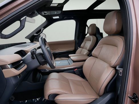 Used 2025 Lincoln Navigator Black Label image 10