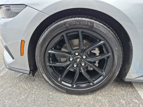 Used 2025 Ford Mustang Coupe RWD image 8