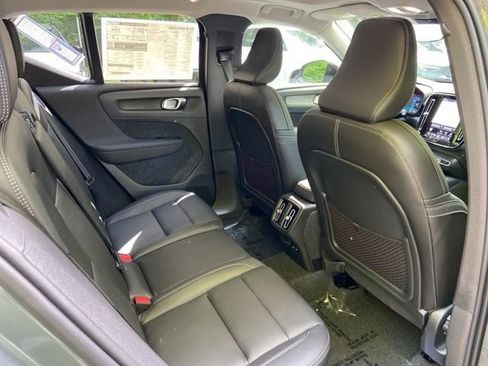 New 2026 Volvo XC40 B5 Core w/ Climate Package AWD/4WD image 15