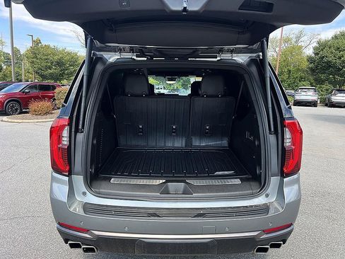 Used 2025 GMC Yukon XL AT4 Ultimate AWD/4WD image 16