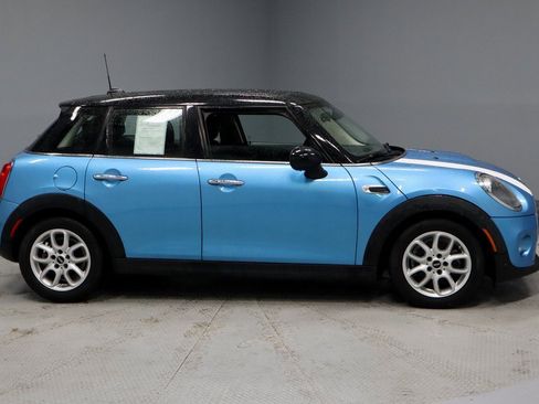 Used 2019 MINI Cooper 4-Door Hardtop w/ Signature Upholstery Package image 12