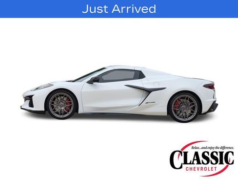 Used 2026 Chevrolet Corvette Z06 RWD image 17