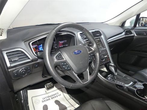 Used 2016 Ford Fusion Titanium AWD/4WD image 23