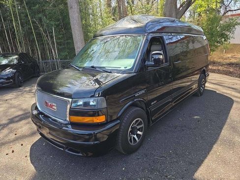 Used 2016 GMC Savana 2500 Extended RWD image 1