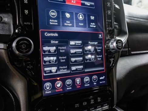 Used 2020 RAM 2500 Laramie w/ Night Edition image 28