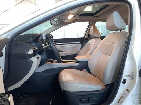 Used 2023 Nissan Altima 2.5 SL AWD/4WD image 6