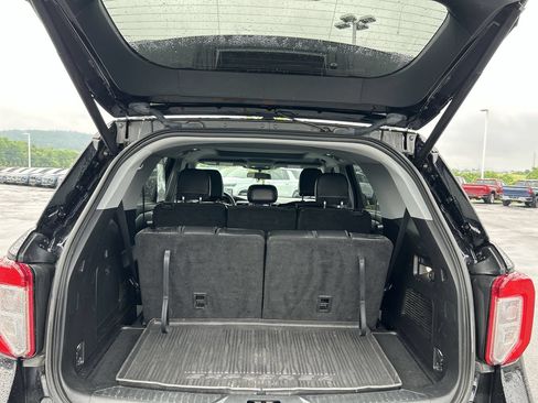 Used 2020 Ford Explorer XLT w/ Equipment Group 202A AWD/4WD image 17