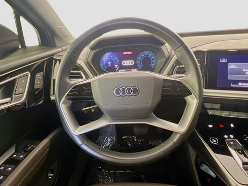 Used 2022 Audi Q4 e-tron Premium image 11
