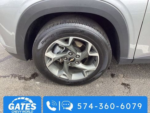 Used 2025 Chevrolet Trax LT w/ LT Convenience Package FWD image 31
