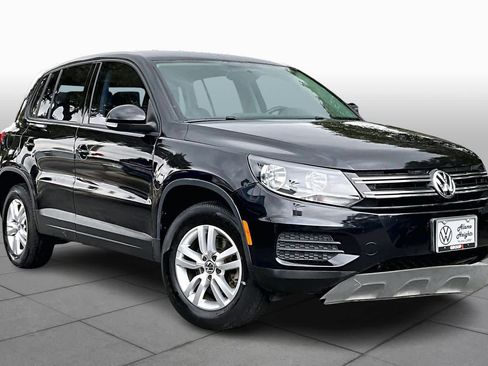 Used 2014 Volkswagen Tiguan S image 3