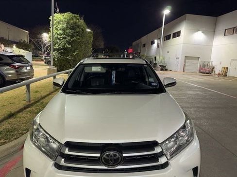 Used 2019 Toyota Highlander XLE image 5