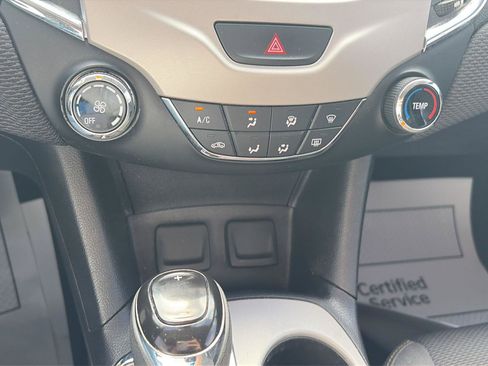 Used 2017 Chevrolet Cruze LS FWD image 22