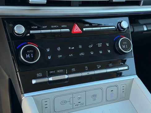 Used 2024 Hyundai Santa Fe Calligraphy image 17