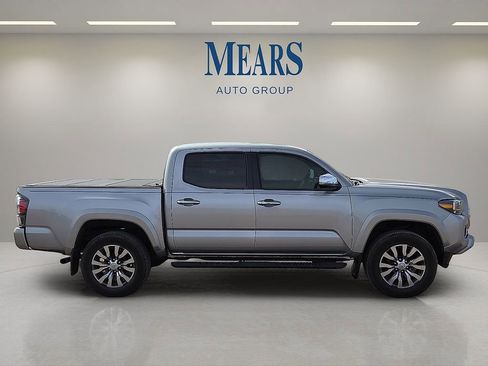 Used 2021 Toyota Tacoma Limited image 6