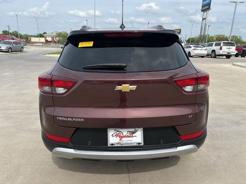 Used 2023 Chevrolet TrailBlazer LT w/ Convenience Package image 4