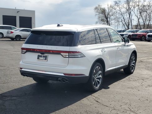 New 2026 Lincoln Aviator AWD image 4