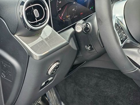 Certified 2025 Mercedes-Benz GLC 300 4MATIC image 18