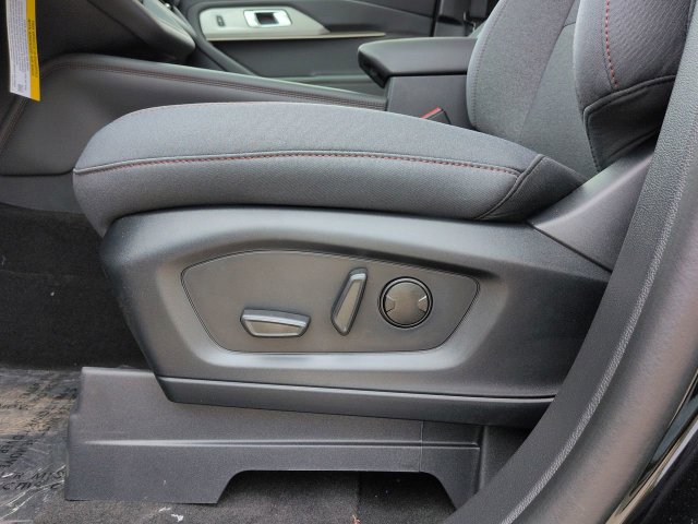 New 2026 Ford Explorer Active RWD image 20