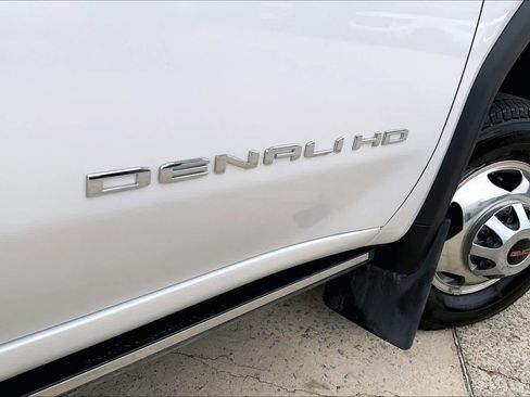 Used 2022 GMC Sierra 3500 Denali image 9