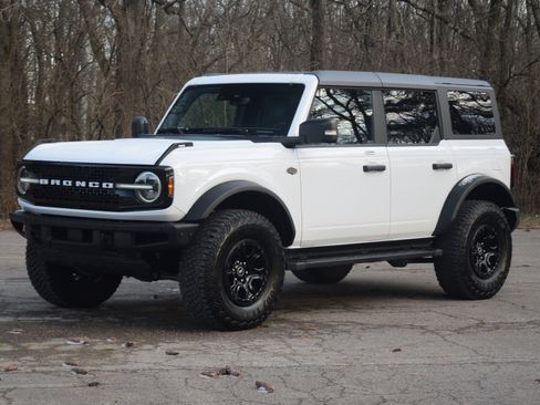 Used 2023 Ford Bronco Wildtrak image 21