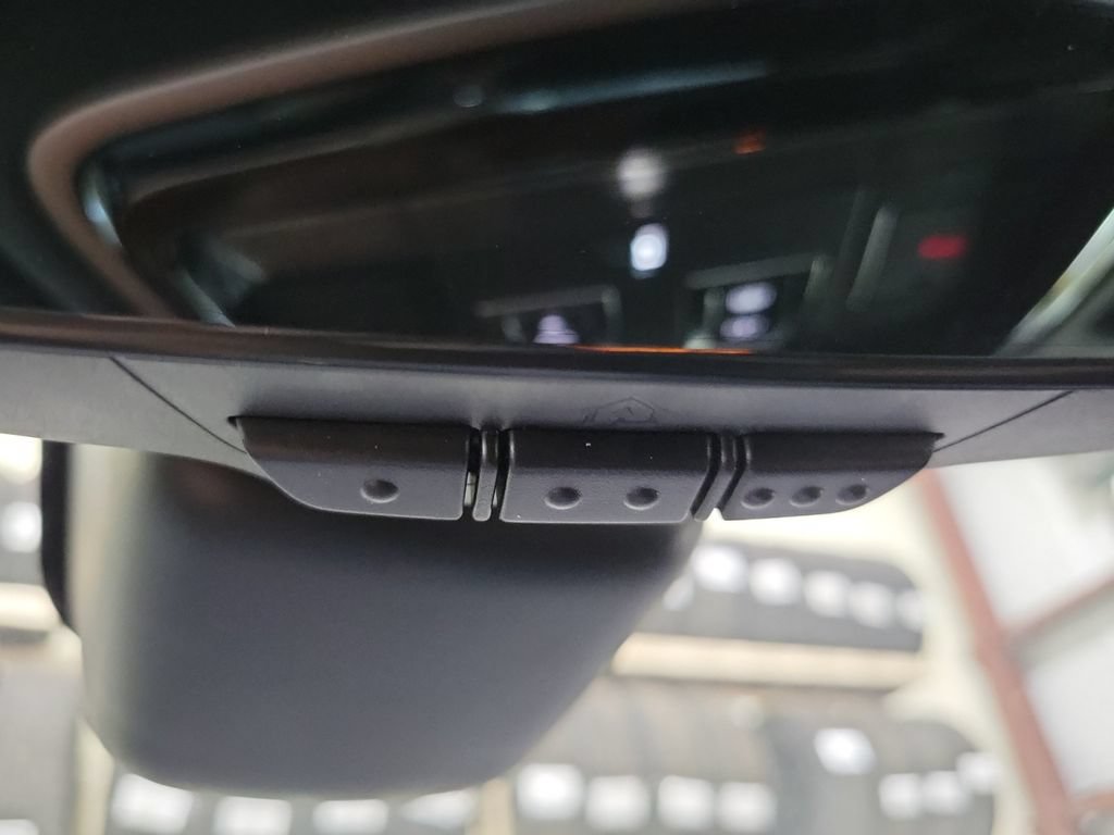 New 2026 Land Rover Range Rover Velar Dynamic SE AWD/4WD image 35