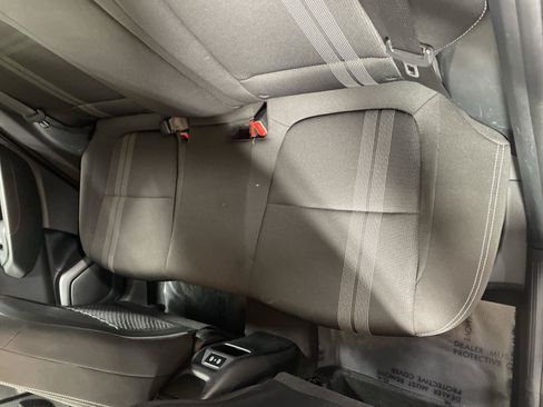 Used 2025 Hyundai Venue SEL FWD image 11