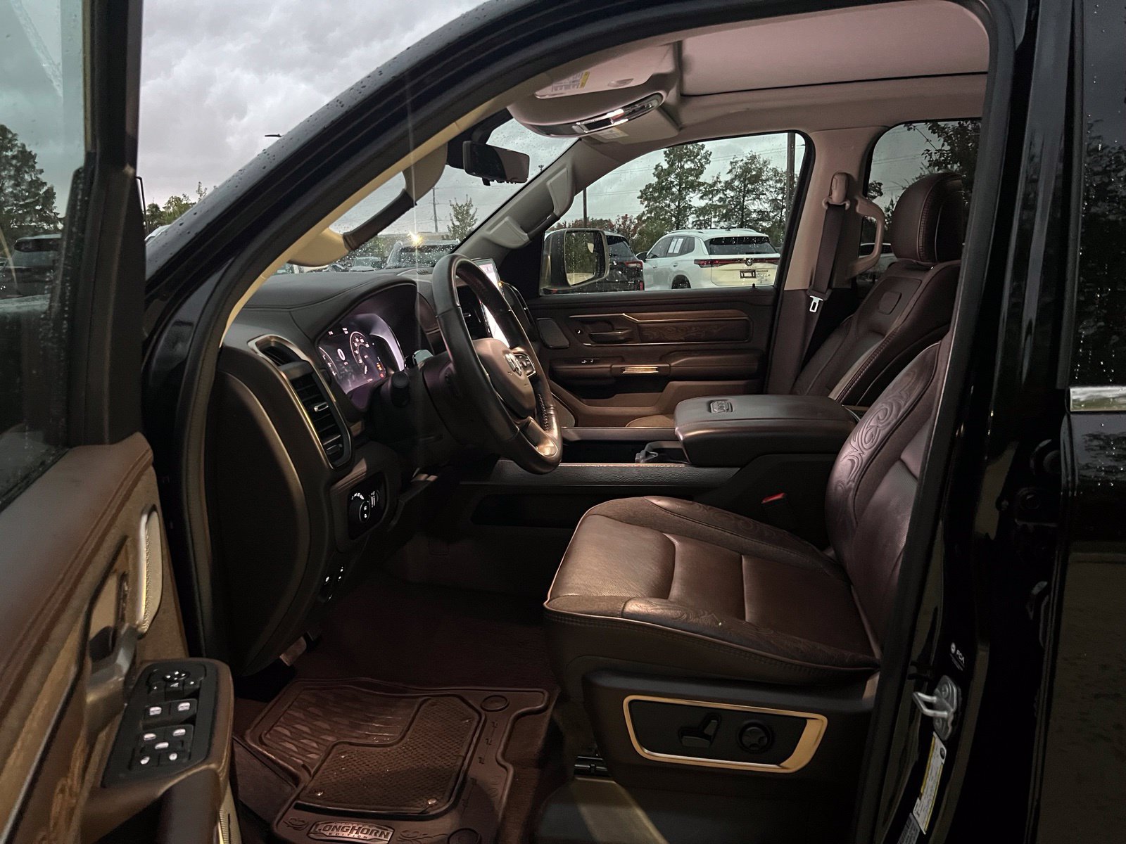 Used 2025 RAM 1500 Limited AWD/4WD image 23