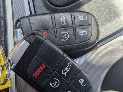 Used 2019 Dodge Challenger R/T w/ Driver Convenience Group RWD image 32