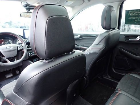 Certified 2022 Ford Escape SEL w/ SEL Stealth AWD Package image 18