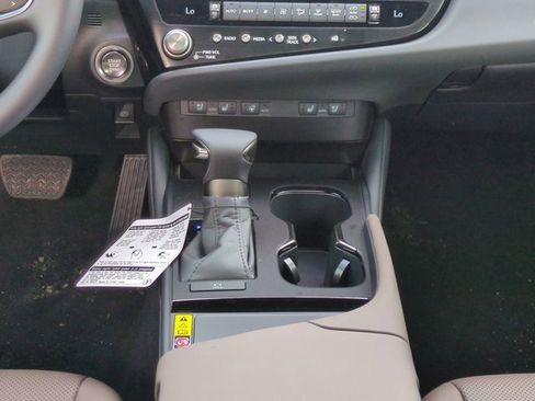 New 2025 Lexus ES 350 w/ Premium Package image 18