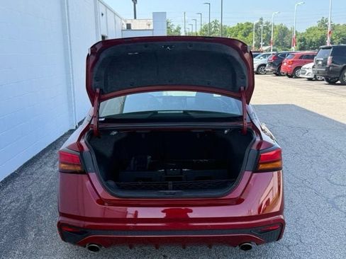 Used 2024 Nissan Altima 2.5 SL FWD image 8