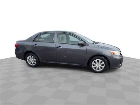 Used 2013 Toyota Corolla L image 2