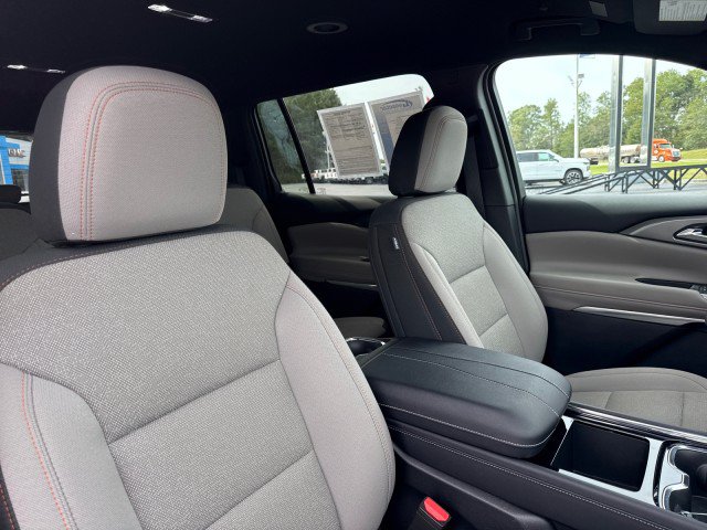 Used 2026 Chevrolet Traverse LT w/ Driver Confidence Package FWD image 11