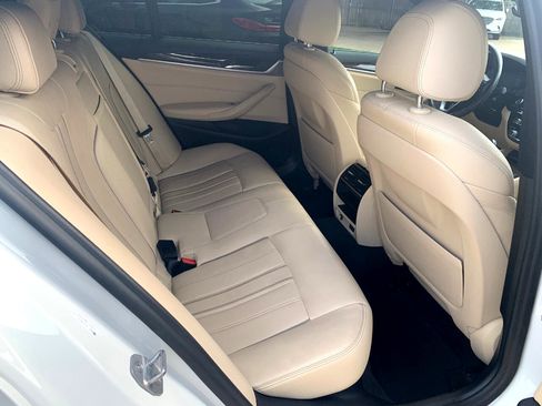 Used 2020 BMW 530i w/ Convenience Package image 9