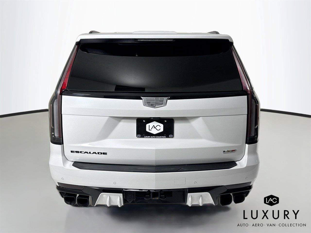 Used 2024 Cadillac Escalade V w/ LPO, ONYX Package AWD/4WD image 6