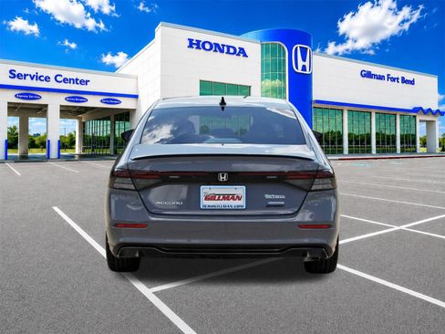 Used 2025 Honda Accord Sport image 5