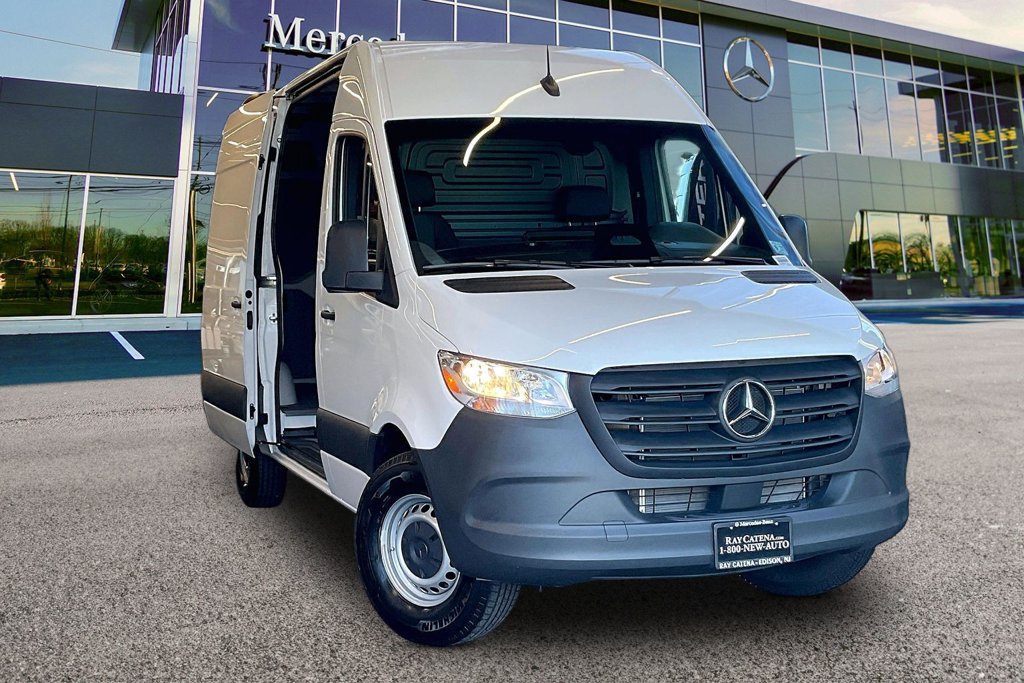 Used 2026 Mercedes-Benz Sprinter 2500 image 1