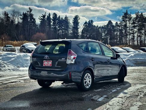 Used 2016 Toyota Prius V Two image 3