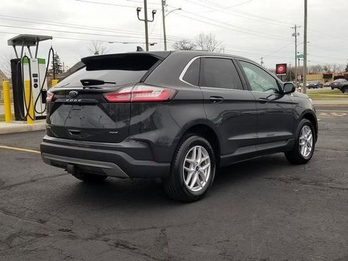 Used 2021 Ford Edge SEL w/ Convenience Package image 4