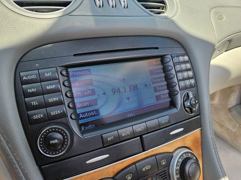 Used 2007 Mercedes-Benz SL 550 image 19