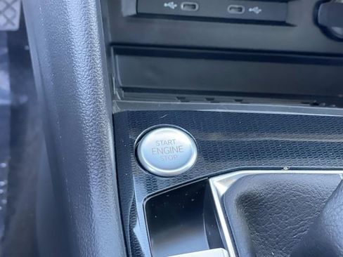 New 2026 Volkswagen Taos SE image 16