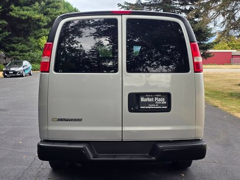 Used 2019 Chevrolet Express 2500 LS w/ Driver Convenience Package RWD image 5
