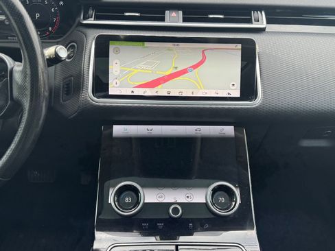 Used 2018 Land Rover Range Rover Velar S image 19