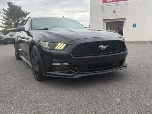 Used 2015 Ford Mustang Coupe image 16