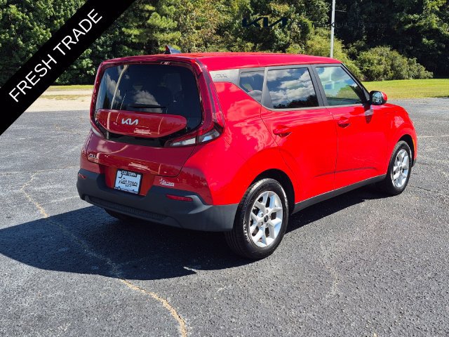 Certified 2022 Kia Soul LX w/ Technology Package FWD image 2