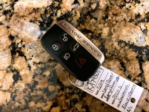 Used 2019 Land Rover Range Rover Velar S image 13