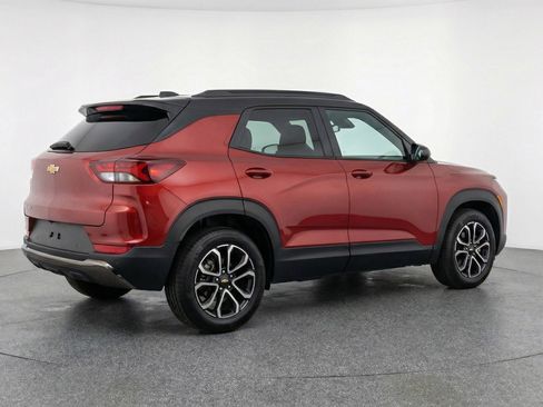 Used 2025 Chevrolet TrailBlazer LT image 9