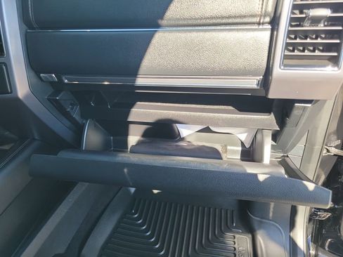 Used 2018 Ford Expedition Platinum image 39